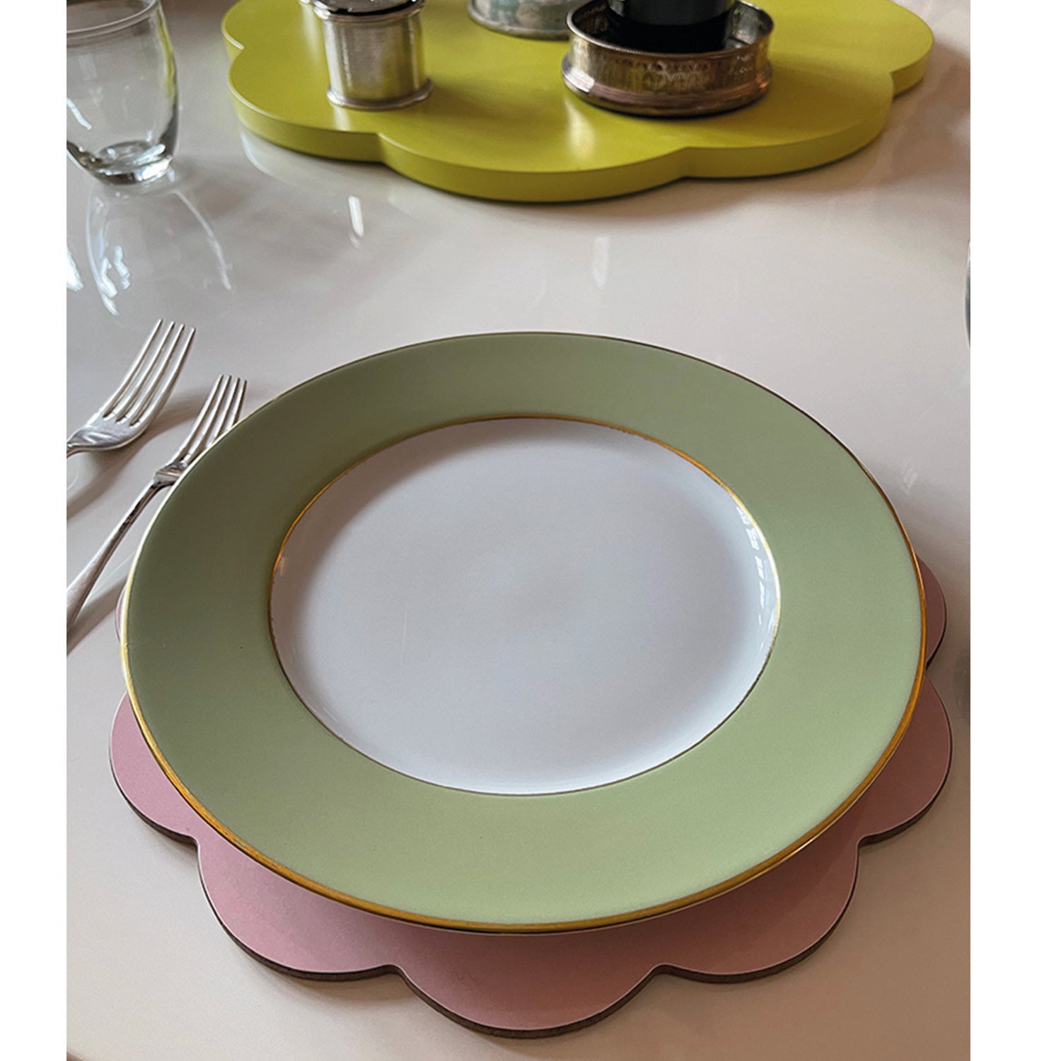 Daisy Placemat – Rubine Red