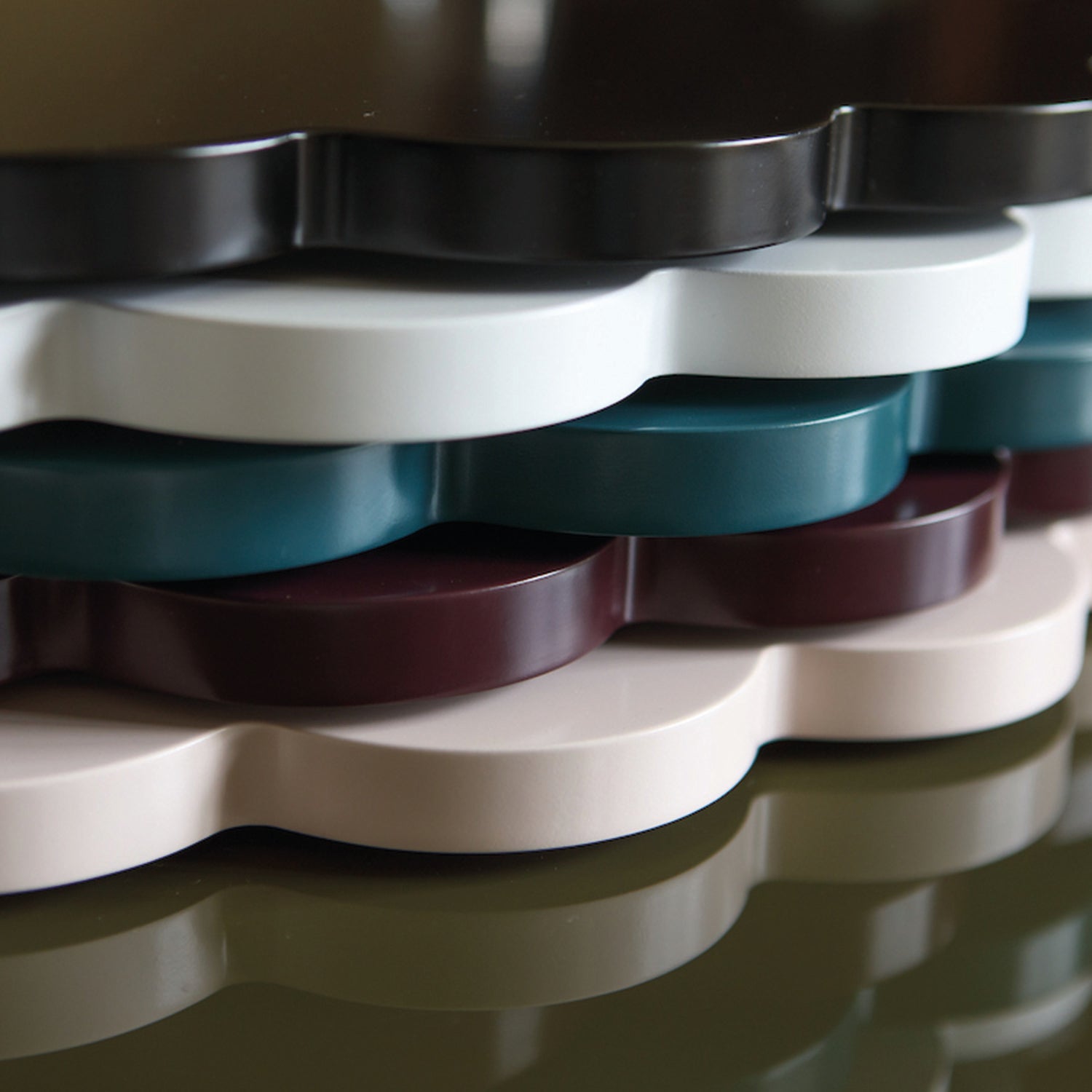 The Lazy Daisy – Black